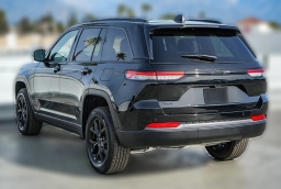 Jeep Grand Cherokee Laredo Altitude 4x4 2026