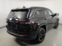 Jeep Grand Cherokee Laredo Altitude 4x4 2026