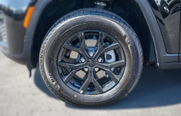 Jeep Grand Cherokee Laredo Altitude 4x4 2026