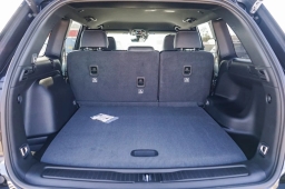 Jeep Grand Cherokee Laredo Altitude 4x4 2026