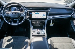 Jeep Grand Cherokee Laredo Altitude 4x4 2026