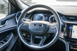 Jeep Grand Cherokee Laredo Altitude 4x4 2026