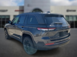 Jeep Grand Cherokee Laredo Altitude 4x4 2026