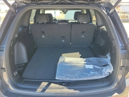 Jeep Grand Cherokee Laredo Altitude 4x4 2026