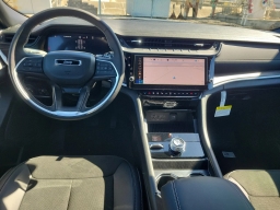 Jeep Grand Cherokee Laredo Altitude 4x4 2026