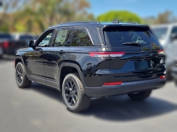 Jeep Grand Cherokee Laredo Altitude 4x4 2026