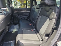 Jeep Grand Cherokee Laredo Altitude 4x4 2026