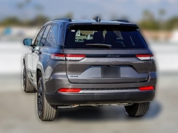 Jeep Grand Cherokee Laredo Altitude 4x4 2026