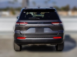 Jeep Grand Cherokee Laredo Altitude 4x4 2026