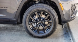 Jeep Grand Cherokee Laredo Altitude 4x4 2026