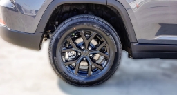 Jeep Grand Cherokee Laredo Altitude 4x4 2026