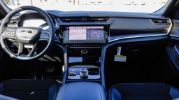 Jeep Grand Cherokee Laredo Altitude 4x4 2026