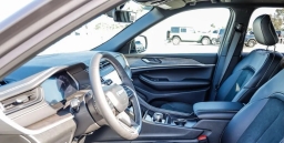 Jeep Grand Cherokee Laredo Altitude 4x4 2026