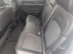 Jeep Grand Cherokee Laredo Altitude 4x4 2026