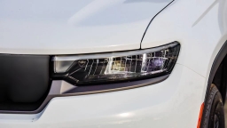 Jeep Grand Cherokee Laredo Altitude 4x4 2026