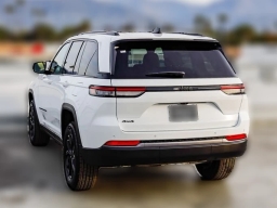 Jeep Grand Cherokee Laredo Altitude 4x4 2026