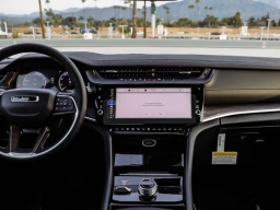 Jeep Grand Cherokee Laredo Altitude 4x4 2026