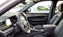 Jeep Grand Cherokee Laredo Altitude 4x4 2026