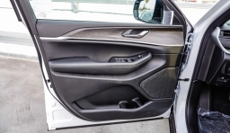 Jeep Grand Cherokee Laredo Altitude 4x4 2026