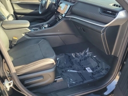 Jeep Grand Cherokee Laredo Altitude 4x4 2026