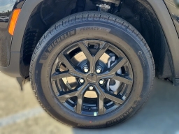 Jeep Grand Cherokee Laredo Altitude 4x4 2026