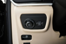 Jeep Grand Cherokee Laredo Altitude 4x4 2026