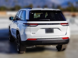 Jeep Grand Cherokee Laredo Altitude 4x4 2026