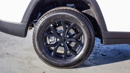 Jeep Grand Cherokee Laredo Altitude 4x4 2026