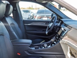 Jeep Grand Cherokee Laredo Altitude 4x4 2026