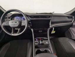 Jeep Grand Cherokee Laredo Altitude 4x4 2026