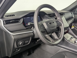 Jeep Grand Cherokee L Laredo X 4x2 2025