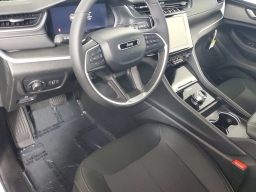 Jeep Grand Cherokee L Laredo 4x2 2025