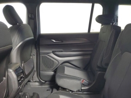 Jeep Grand Cherokee L Laredo 4x2 2025