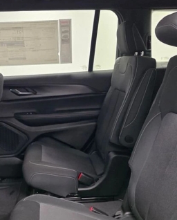 Jeep Grand Cherokee L Laredo X 4x2 2026