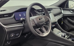 Jeep Grand Cherokee L Laredo X 4x2 2026