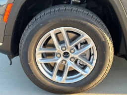 Jeep Grand Cherokee L Laredo X 4x4 2025