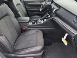 Jeep Grand Cherokee L Laredo Altitude 4x4 2026