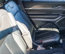 Jeep Grand Cherokee L Limited 4x4 2026