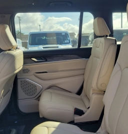 Jeep Grand Cherokee L Limited 4x4 2026