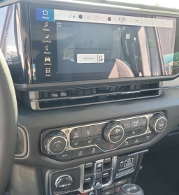 Jeep Wrangler Willys 4 Door 4x4 2026