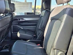 Jeep Grand Wagoneer L 4x2 2026