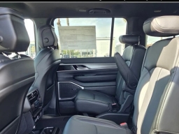 Jeep Grand Wagoneer L 4x2 2026