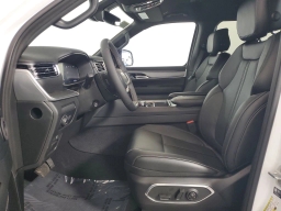 Jeep Grand Wagoneer 4x2 2026