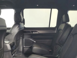 Jeep Grand Wagoneer 4x2 2026