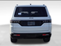 Jeep Grand Wagoneer 4x2 2026