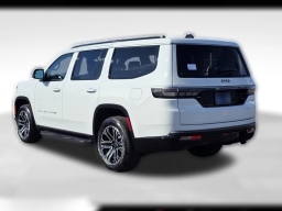 Jeep Grand Wagoneer 4x2 2026