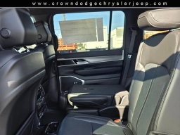 Jeep Grand Wagoneer 4x2 2026