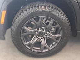 Jeep Grand Wagoneer Upland 4x4 2026