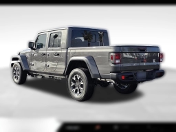 Jeep Gladiator Sahara 4x4 2026