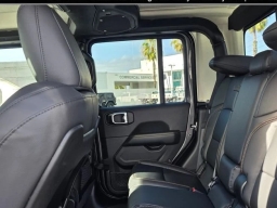 Jeep Gladiator Sahara 4x4 2026